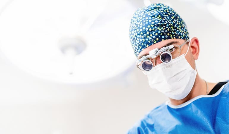 Postoperative Nekrosen bei der Haartransplantation - Arzt