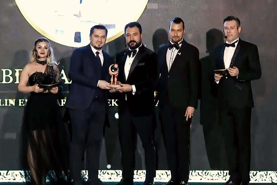 Thumbnail Dr. Balwi erhält Preis als bester Haartransplantation Spezialist