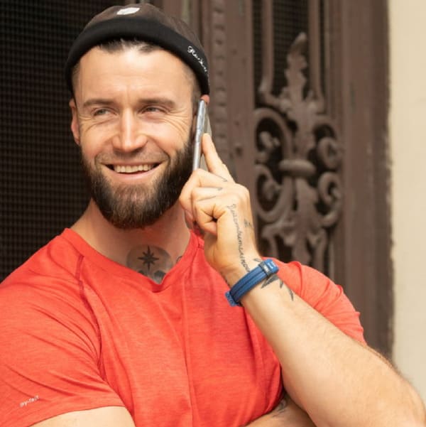 Patient Jhaki nach der Barttransplantation bei Elithair