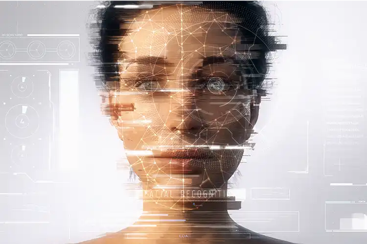 Digital gescanntes Gesicht einer Frau – Darstellung von Selbstoptimierung, virtueller Identität und Einfluss moderner Technologien auf das Selbstbild