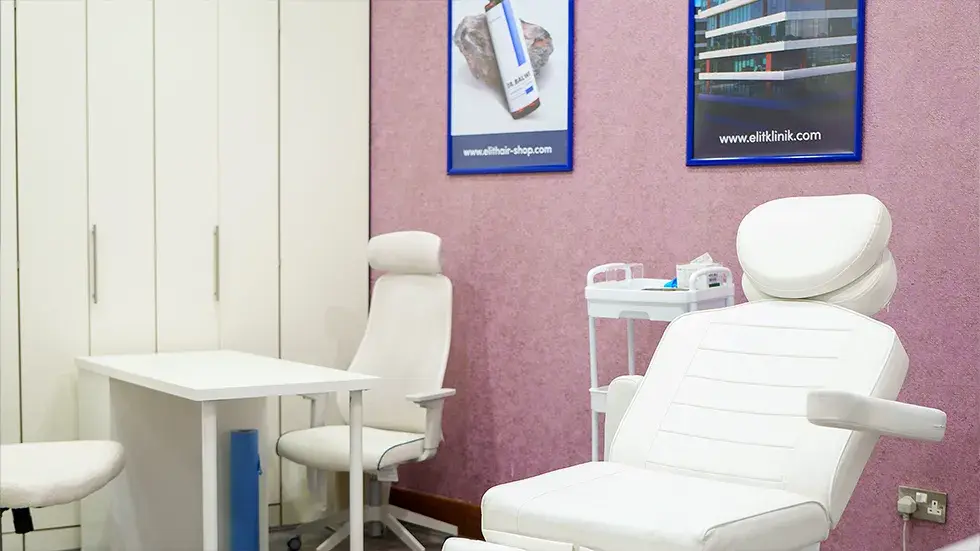 Bild zeigt einen Behandlungsraum in der Elithair Klinik in Birmingham