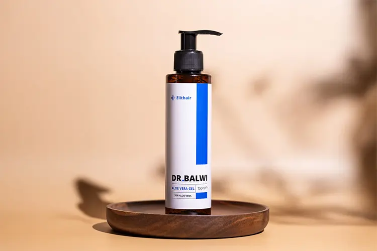 Aloe-Vera-Gel von Dr. Balwo – empfohlenes Pflegeprodukt zur Unterstützung der Heilung nach der Haartransplantation.
