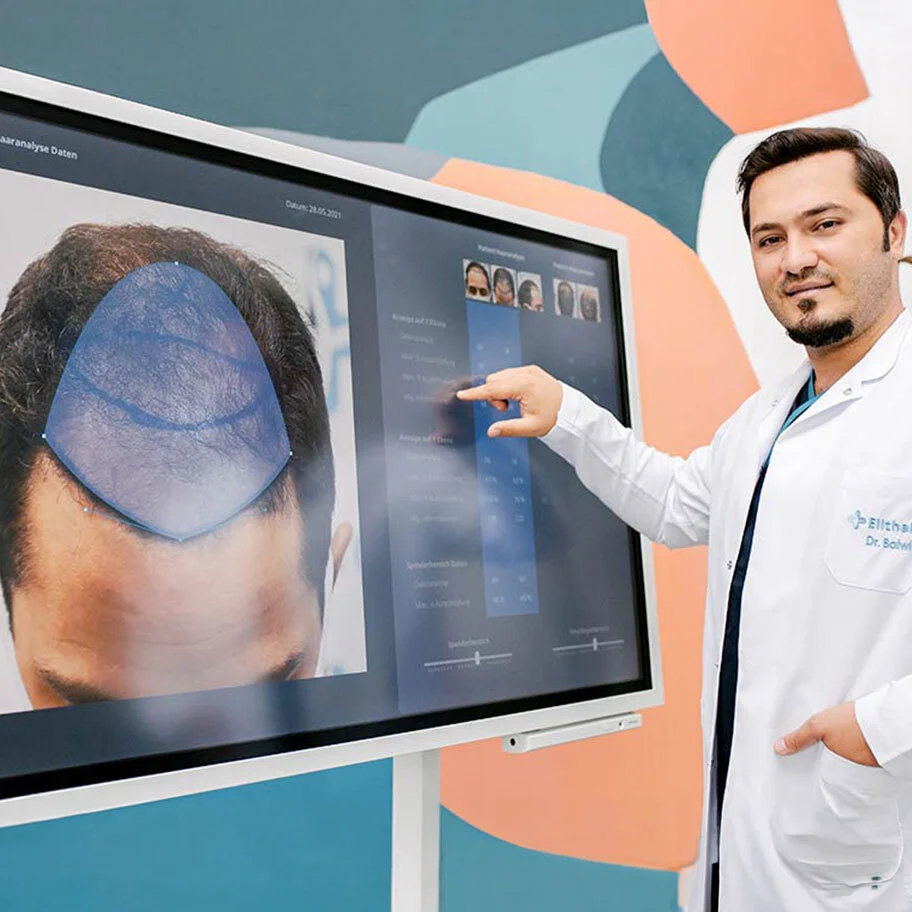 Ärzte analysieren Patientenfotos für die digitale Haaranalyse